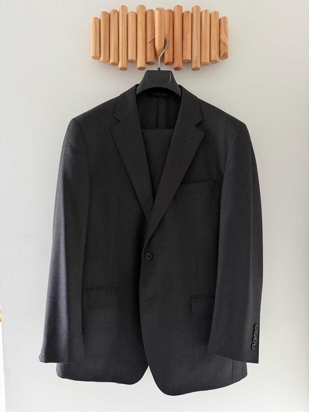 Samuelsohn Charcoal Suit 40S J.P. Tilford Loro Piana Super 130’s Harry Rosen